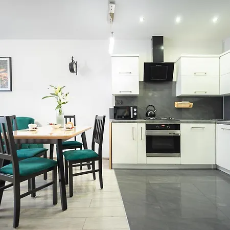 Apartament Na Deptaku, Czekoladowy-zdroj, Myweek